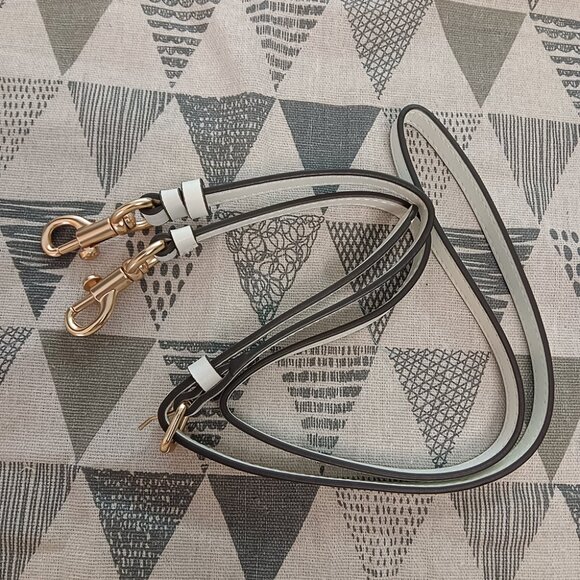 Coach Jules Hobo in Signature Canvas shoulder bag Crossbody Bag - Picture 5 of 6